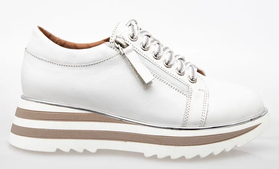 Hosting Sneakers - White